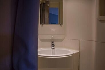 هتل Kyriad Direct Orleans   La Chapelle St Mesmin