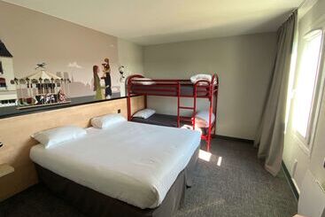 هتل Kyriad Direct Orleans   La Chapelle St Mesmin