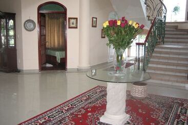 هتل Mansion Giahn Bed & Breakfast
