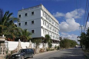 هتل Mansion Giahn Bed & Breakfast