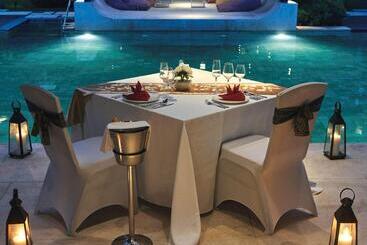 ホテル Movenpick Resort & Spa Jimbaran Bali