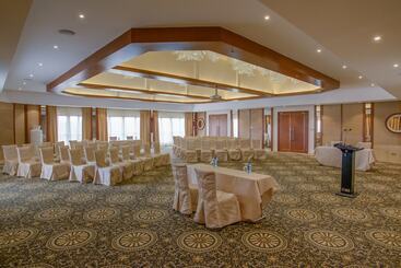 The Concord Hotel & Suites