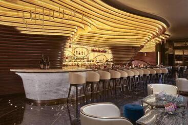 هتل The Ritzcarlton, Astana