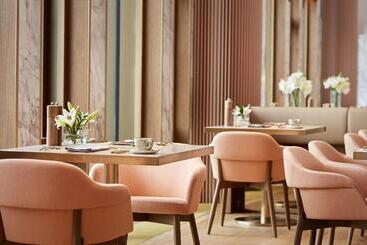 هتل The Ritzcarlton, Astana