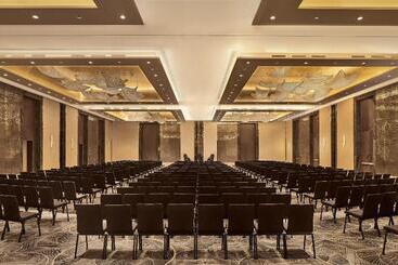 هتل The Ritzcarlton, Astana