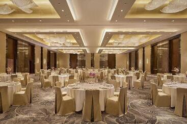 هتل The Ritzcarlton, Astana