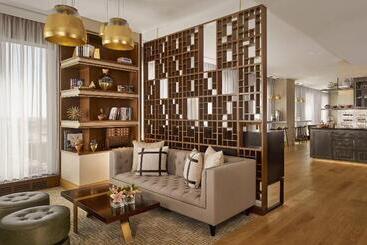هتل The Ritzcarlton, Astana