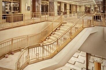 هتل The Ritzcarlton, Astana