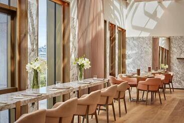 هتل The Ritzcarlton, Astana