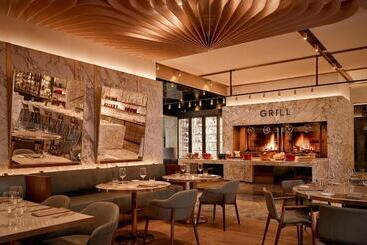 هتل The Ritzcarlton, Astana