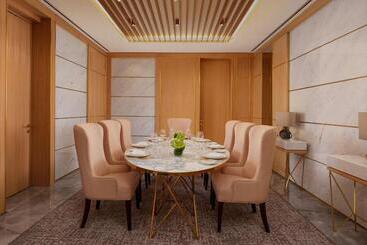 هتل The Ritzcarlton, Astana