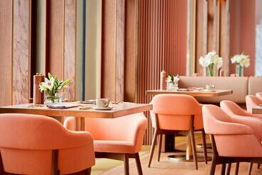 هتل The Ritzcarlton, Astana