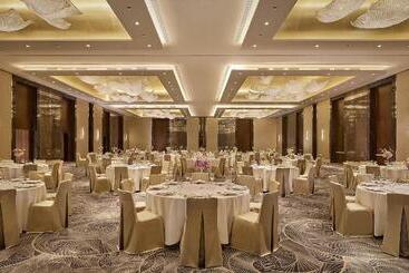 هتل The Ritzcarlton, Astana