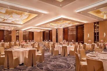 هتل The Ritzcarlton, Astana