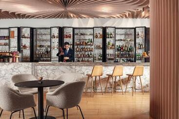 هتل The Ritzcarlton, Astana