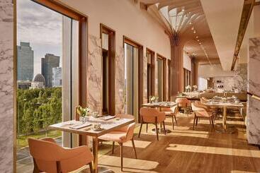 هتل The Ritzcarlton, Astana