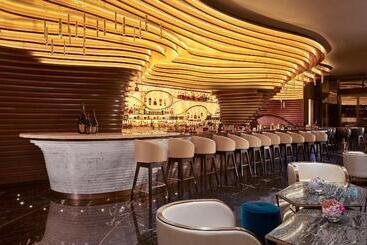 هتل The Ritzcarlton, Astana