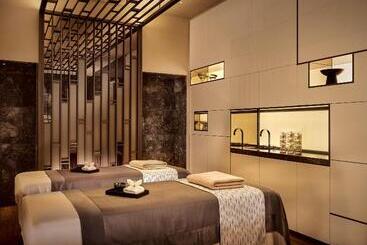هتل The Ritzcarlton, Astana