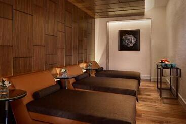هتل The Ritzcarlton, Astana