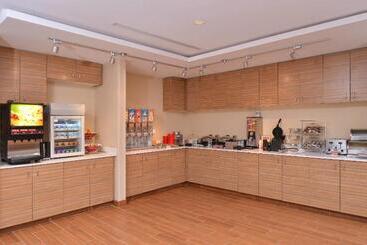هتل Towneplace Suites By Marriott Gillette