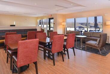 هتل Towneplace Suites By Marriott Gillette