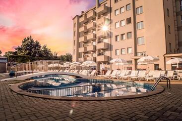 هتل Villa Aurora
