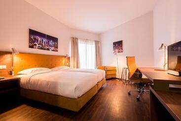 هتل Vip Executive Tete