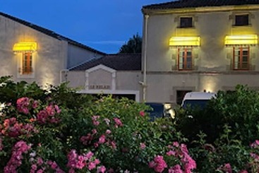 هتل Hôtel Le Relais De Vendée