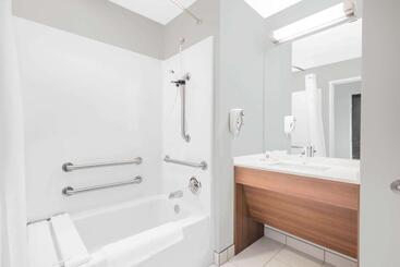 Microtel Inn & Suites By Wyndham Binghamton