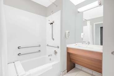 Microtel Inn & Suites By Wyndham Binghamton