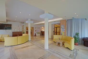 Perla Plaza Hotel   All Inclusive