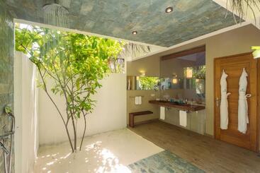 استراحتگاه Cocoon Maldives  All Inclusive