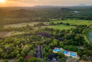 استراحتگاه Occidental Paradise Dambulla