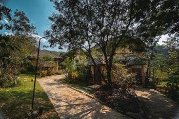 استراحتگاه Villa Khao Phaengma