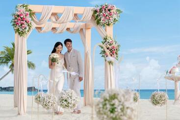 The St. Regis Maldives Vommuli Resort