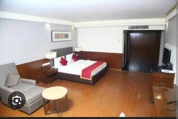 The Svm Hotel Free Lavish Buffet Breakfast