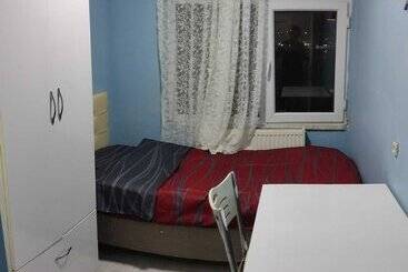 اقامتگاه Golden Halich Hostel