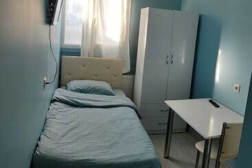 اقامتگاه Golden Halich Hostel