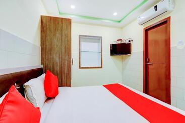 هتل Sam Guest House By Oyo