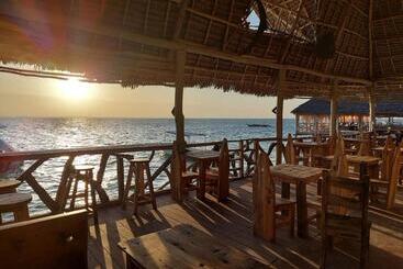 هتل Horizon Of Michamvi Beach