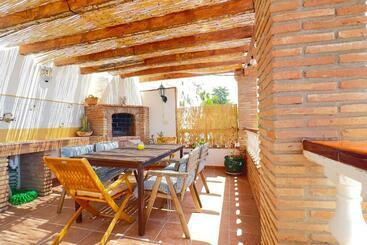 Casa Canillas   For Individual Travelers Or Groups Of Up To 6 People! - Canillas de Aceituno