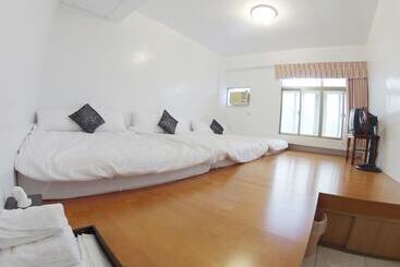 تختخواب و صبحانه 179 House
