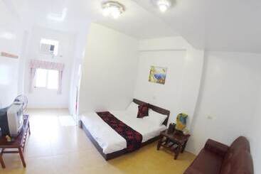 تختخواب و صبحانه 179 House