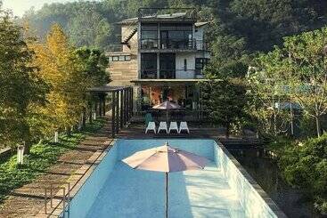 تختخواب و صبحانه 35 A Li Bnb