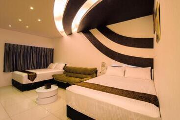 تختخواب و صبحانه Easy Home Stay