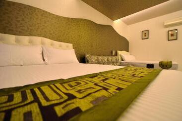 تختخواب و صبحانه Easy Home Stay