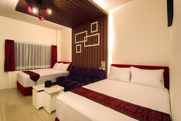 تختخواب و صبحانه Easy Home Stay