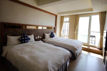 تختخواب و صبحانه Hainan Island Sea View Resort