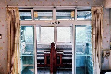تختخواب و صبحانه Jinge Guest House 集集金格民宿電動車充電站