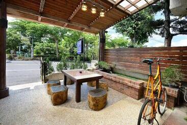 تختخواب و صبحانه Jinge Guest House 集集金格民宿電動車充電站